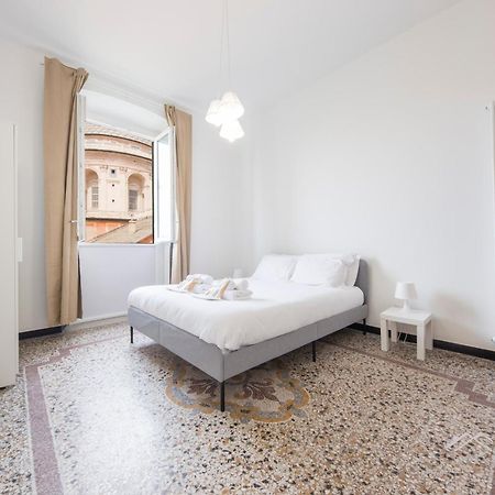 City Center, 2Br, Free Wifi & Netflix By Tilo Генуа Екстериор снимка